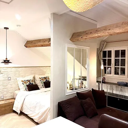 La Media, Elegante En Centre-ville, Avec Vue