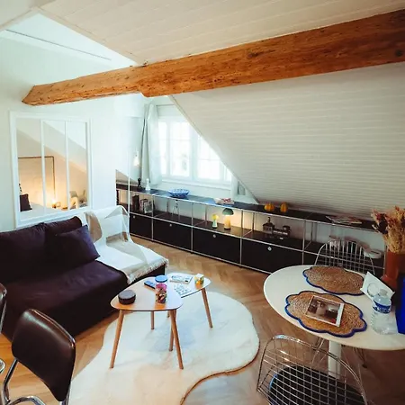 Apartmán La Media, Elegante En Centre-ville, Avec Vue *