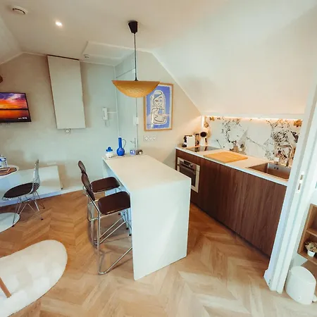 アパート La Media, Elegante En Centre-ville, Avec Vue