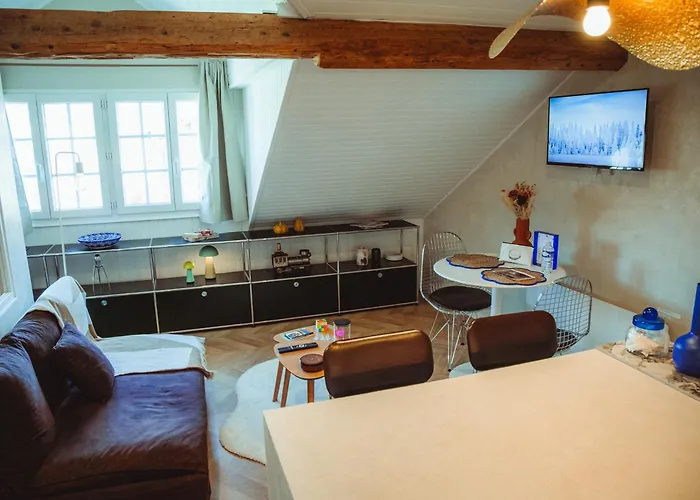 La Media, Elegante En Centre-ville, Avec Vue *